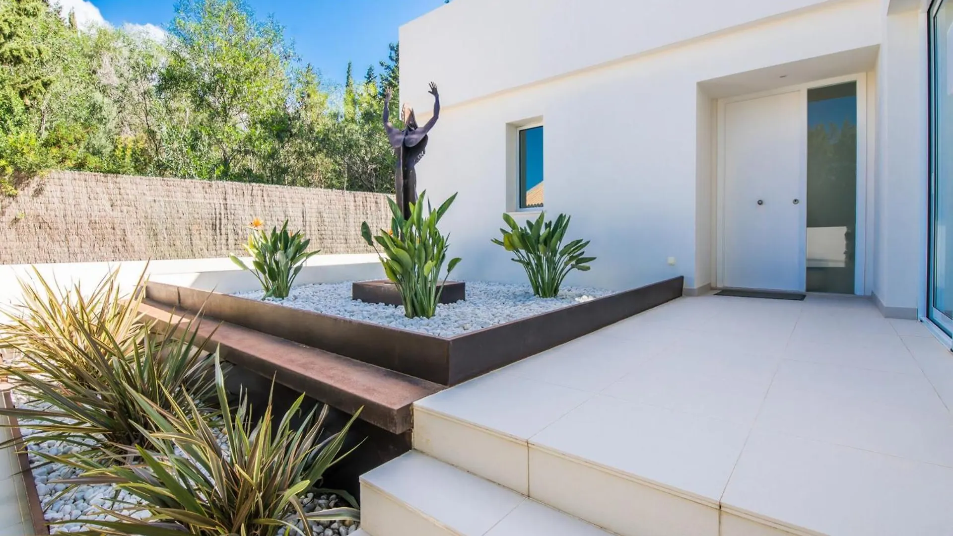 Holiday Home With Fenced Garden Alcúdia