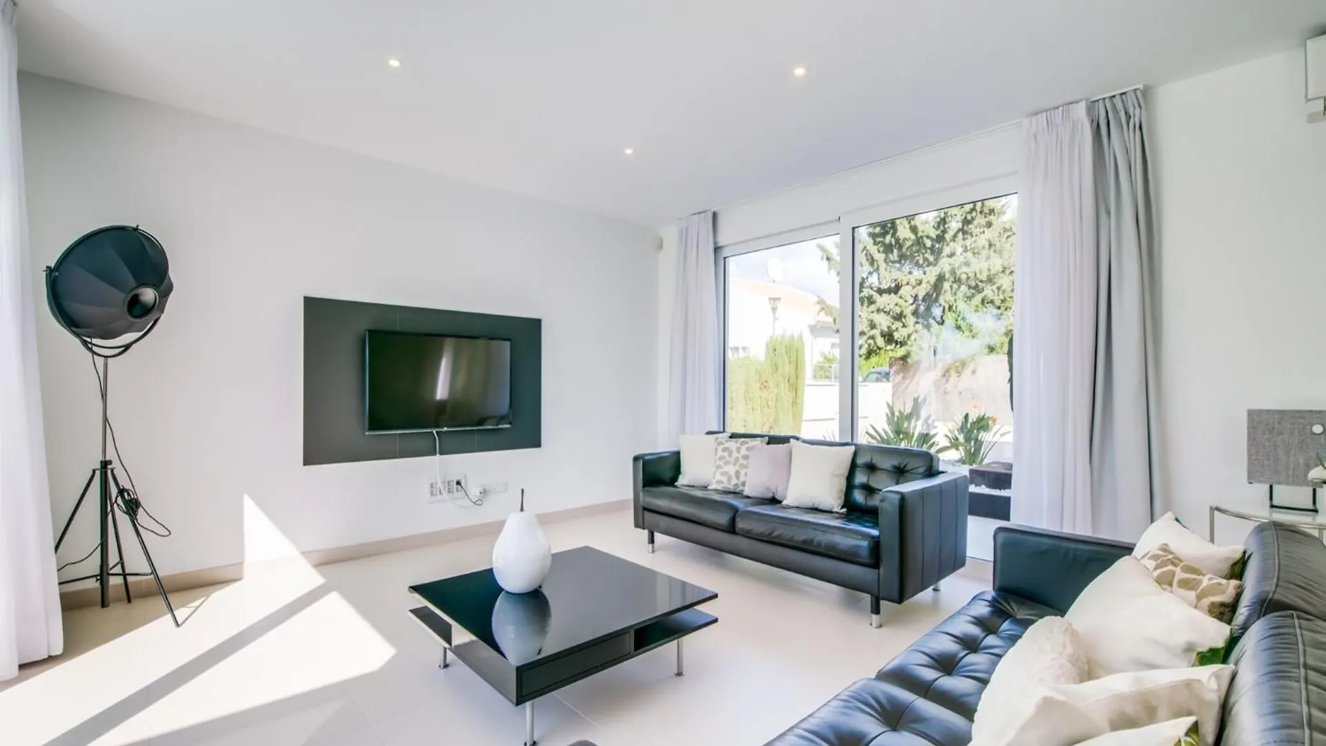 Holiday Home With Fenced Garden Alcúdia