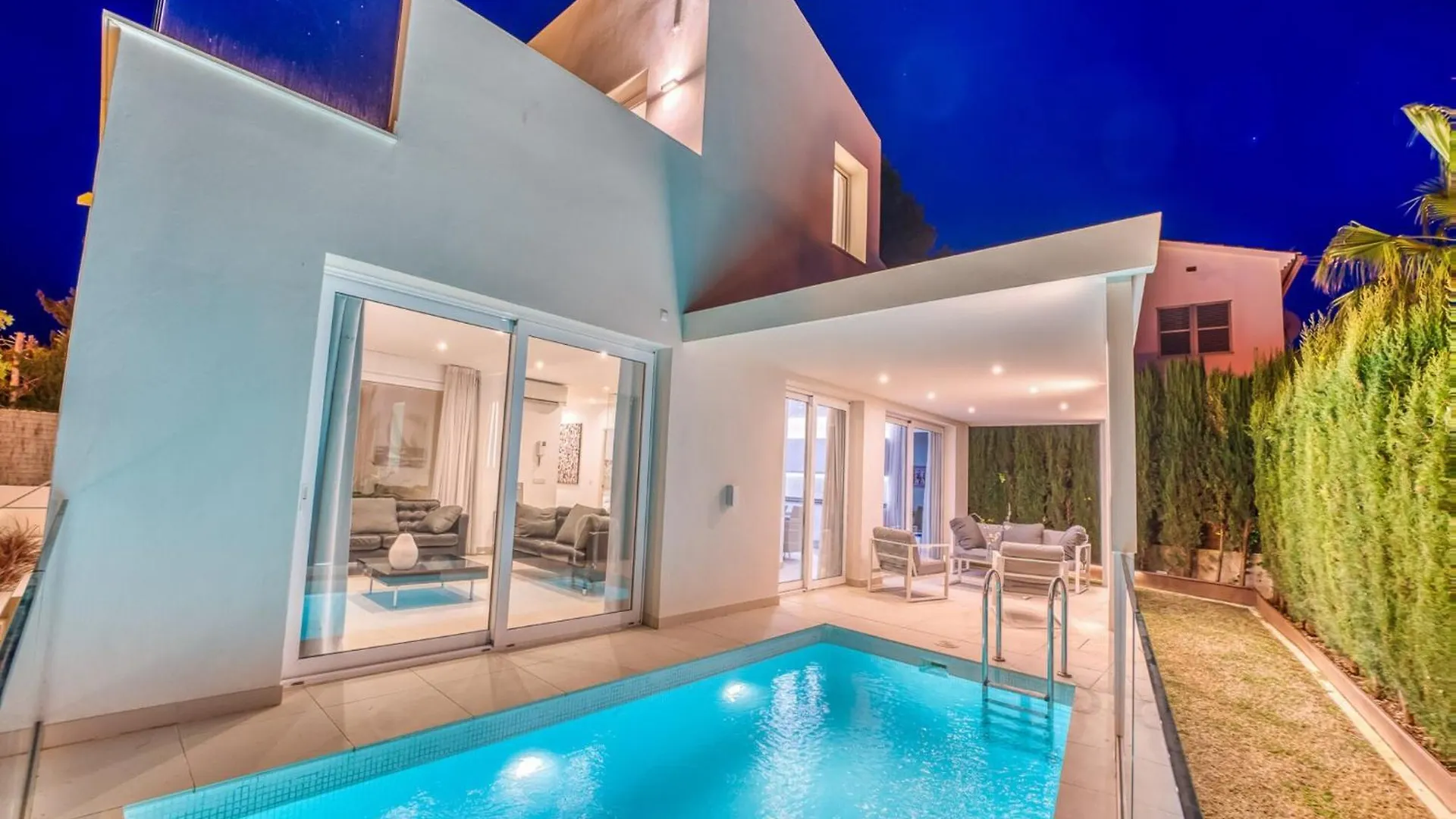 Holiday Home With Fenced Garden Alcudia